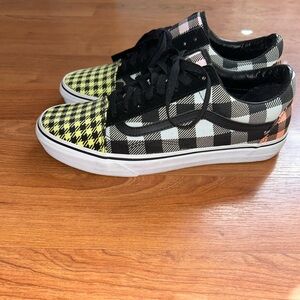 Multicolor checkered Vans men’s size 9.5 (MAKE A OFFER)